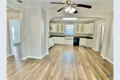807 Pine Street, Victoria, TX 77901 - Photo 9
