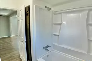 807 Pine St, Victoria, TX 77901 - Photo 13