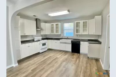 807 Pine Street, Victoria, TX 77901 - Photo 3