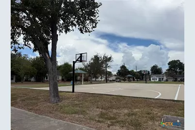 807 Pine Street, Victoria, TX 77901 - Photo 27