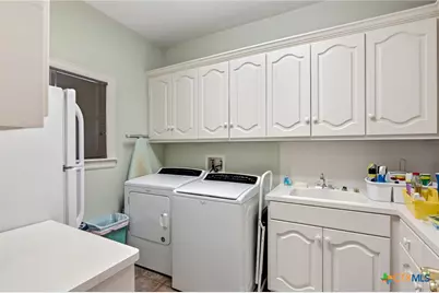 115 Alameda Circle, Victoria, TX 77904 - Photo 37