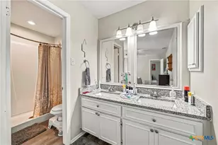 310 Park Village Ln, Seguin, TX 78155 - Photo 15