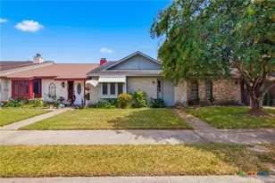 208 Versailles St, Victoria, TX 77904 - Photo 3