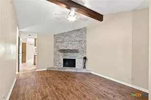 208 Versailles St, Victoria, TX 77904 - Photo 7