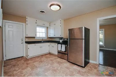 1503 E Virginia Avenue, Victoria, TX 77901 - Photo 9