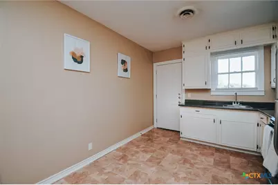 1503 E Virginia Avenue, Victoria, TX 77901 - Photo 11