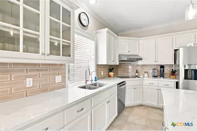 626 Basswood Street, Victoria, TX 77904 - Photo 9
