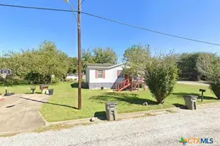 608 E 2nd St, Victoria, TX 77901 - Photo 1