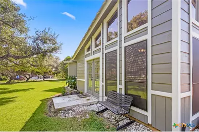 513 Lakeshore Drive, Victoria, TX 77905 - Photo 17