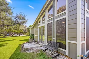 513 Lakeshore Dr, Victoria, TX 77905 - Photo 17