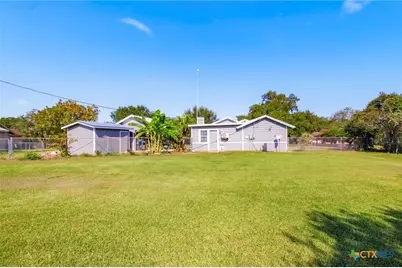 513 Lakeshore Drive, Victoria, TX 77905 - Photo 19
