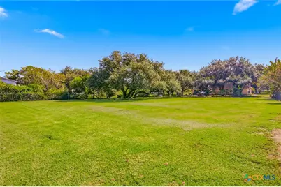 513 Lakeshore Drive, Victoria, TX 77905 - Photo 21