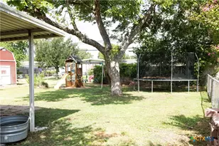 4801 Dahlia Ln, Victoria, TX 77904 - Photo 17