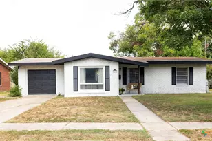 4801 Dahlia Ln, Victoria, TX 77904 - Photo 1