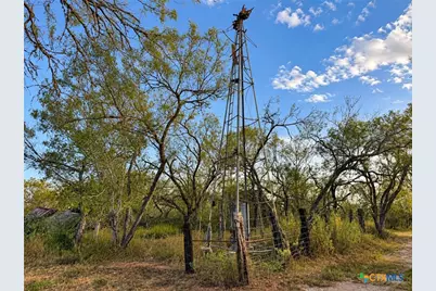 1320 Cr 388, Waelder, TX 78959 - Photo 23