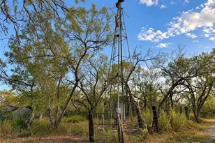 1320 Cr 388, Waelder, TX 78959 - Photo 23
