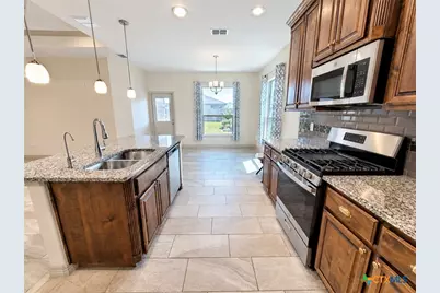 110 Alysheba Drive, Victoria, TX 77901 - Photo 9