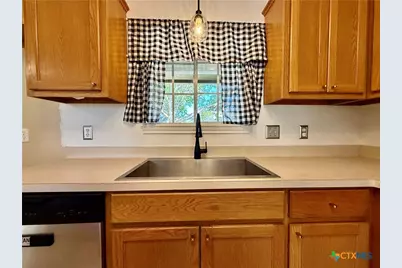 602 Newhaven Street, Victoria, TX 77904 - Photo 9
