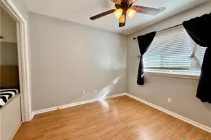 602 Newhaven St, Victoria, TX 77904 - Photo 17
