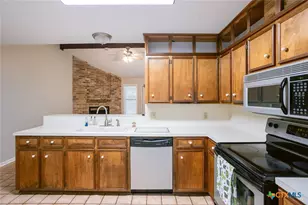 108 Cromwell Dr, Victoria, TX 77901 - Photo 9