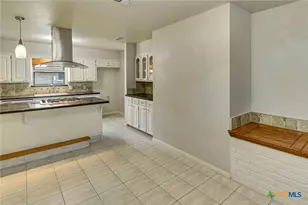 607 Bedivere Dr, Victoria, TX 77904 - Photo 5