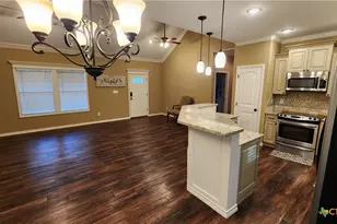 105 Catherine Cir, Victoria, TX 77901 - Photo 19