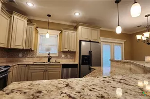 105 Catherine Cir, Victoria, TX 77901 - Photo 13