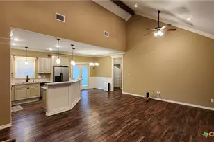 105 Catherine Cir, Victoria, TX 77901 - Photo 21