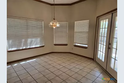 1211 Meadow Run, Seguin, TX 78155 - Photo 9
