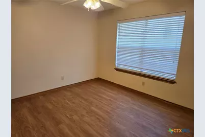 1211 Meadow Run, Seguin, TX 78155 - Photo 17