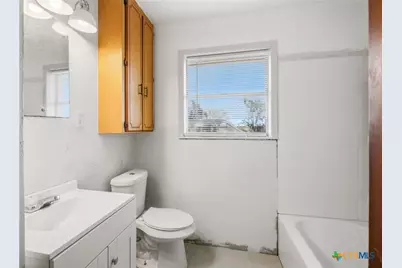 7287 Hanselman Road, Victoria, TX 77905 - Photo 11
