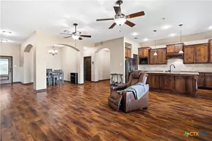615 Mason Cir, Victoria, TX 77904 - Photo 9