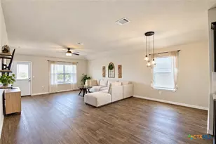 105 Harlan Dr, Hutto, TX 78634 - Photo 17