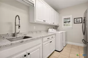 26037 Lewis Ranch Rd, New Braunfels, TX 78132 - Photo 29