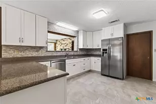 325 Booth Dr, San Marcos, TX 78666 - Photo 7