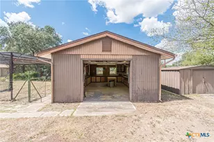 325 Booth Dr, San Marcos, TX 78666 - Photo 21