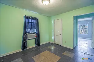 719 Mary Jane St, Belton, TX 76513 - Photo 9