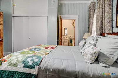 421 N Avenue G, Shiner, TX 77984 - Photo 17