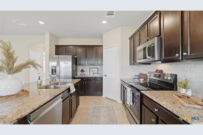 5626 Meadow Sky, New Braunfels, TX 78132 - Photo 11