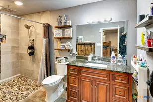 1518 Bonham Dr, Victoria, TX 77901 - Photo 13