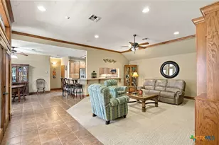 107 Zephyr Dr, Victoria, TX 77904 - Photo 9