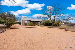 406 Cross Mountain Dr, Fredericksburg, TX 78624 - Photo 5