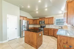 2105 Briar Hollow Dr, Temple, TX 76502 - Photo 5
