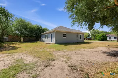 820 S Benavides Street, Port Lavaca, TX 77979 - Photo 5