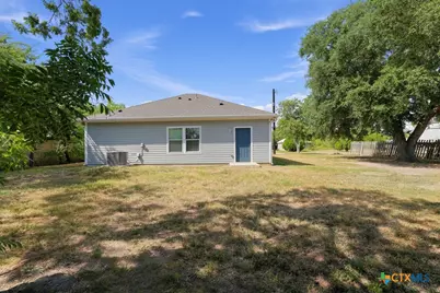 820 S Benavides Street, Port Lavaca, TX 77979 - Photo 3