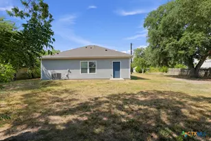 820 S Benavides St, Port Lavaca, TX 77979 - Photo 3