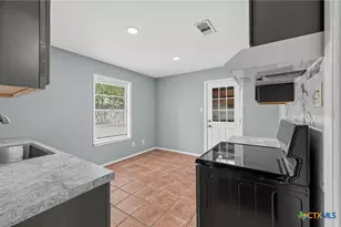 1503 Bexar Ave, Victoria, TX 77901 - Photo 9