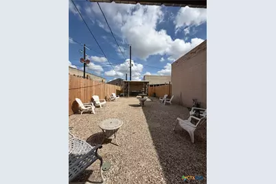 213 W Grand Avenue, Yoakum, TX 77995 - Photo 7