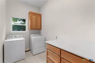 1105 W 1st St, Lampasas, TX 76550 - Photo 27