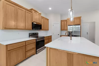 1105 W 1st Street, Lampasas, TX 76550 - Photo 7